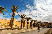 Marocco meridionale -Taroudannt, le mura. Bab el-Kasbah (nota anche con il nome di Bab Essalsla), la porta principale della medina. 